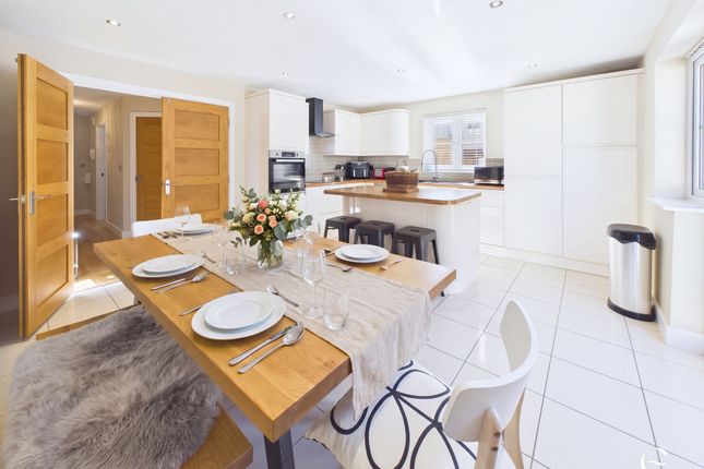 1 Woodbridge Mews, Stamford photo 2