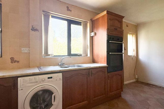 28, Welsted Avenue, Nottingham photo 4