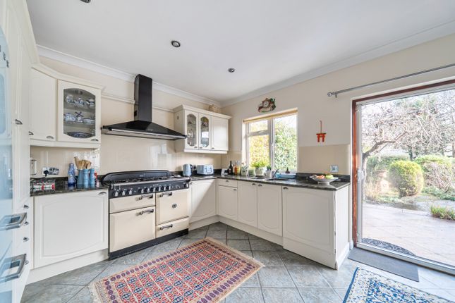 358, Molesey Road, Surrey photo 2