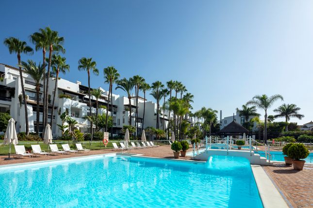 Block of flats for sale in Marbella Golden Mile, Andalusia, Spain