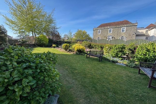 7, Savoy Court, Shaftesbury photo 2