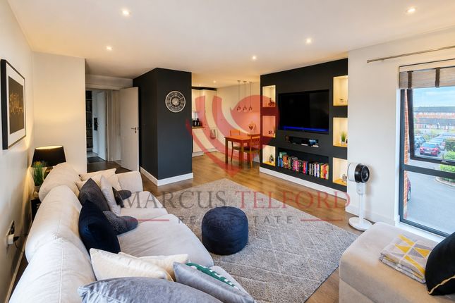 5, Page Road, Feltham photo 4