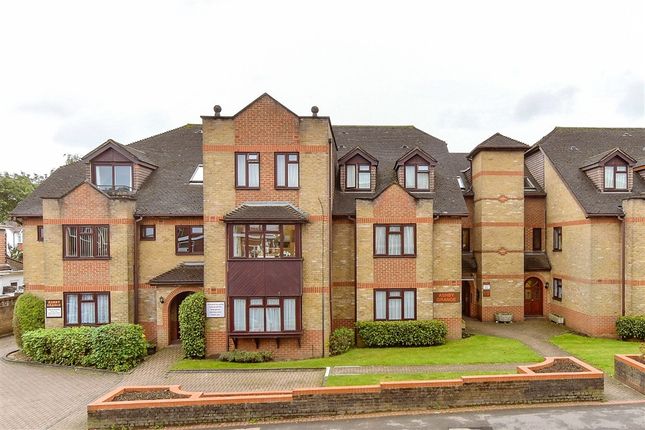Studio flat on Stafford Road, Wallington, £65,000