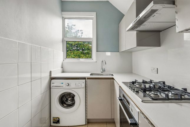 250a, Colindeep Lane, London photo 4