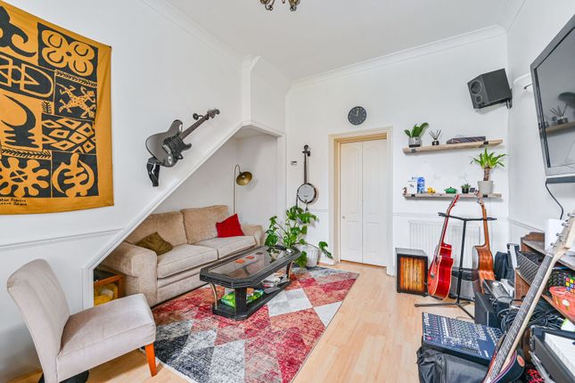 2-bed house on Grosvenor Park, Camberwell, £2,200/mo