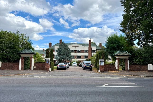 Flat 4, Hermitage Court,, Woodford Road, London photo 2