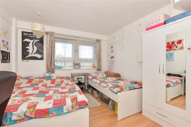 Flat for sale in Priory Court, London