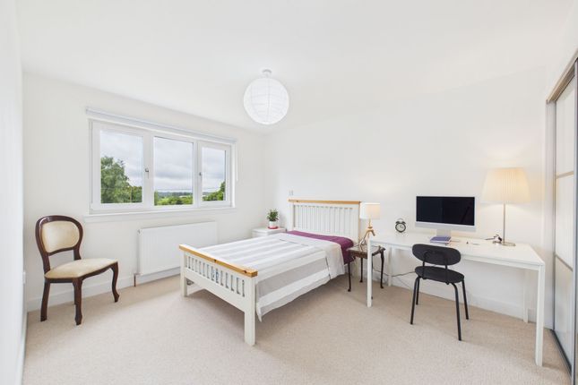 16 Nethercroy Road, Croy photo 4