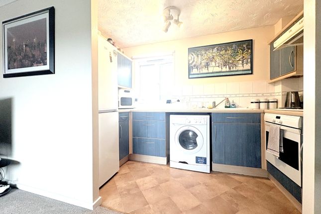 13, Merrivale Close, Kettering photo 3