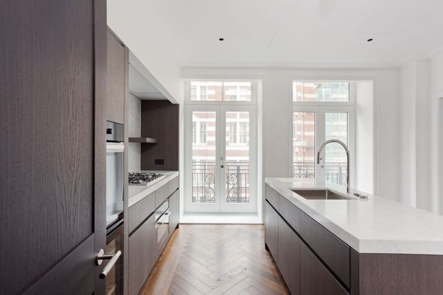 Flat for sale in Palace Street, London