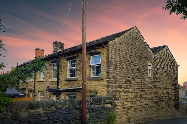 Thumbnail Terraced house to rent in Blackmoorfoot Road, Crosland Moor, Huddersfield