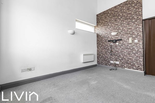 Flat 62  Fitzroy Court, Croydon photo 3