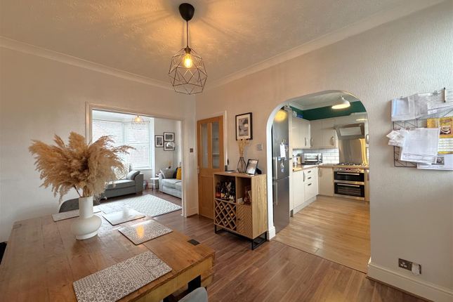 14, Cassiobury Road, Weymouth photo 4