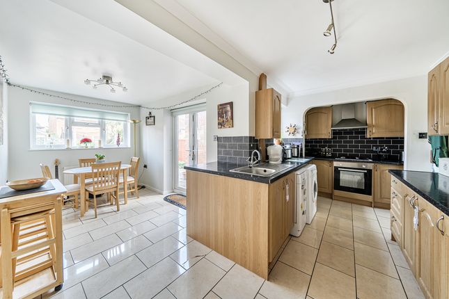 22, Marchwood Road, Havant photo 4