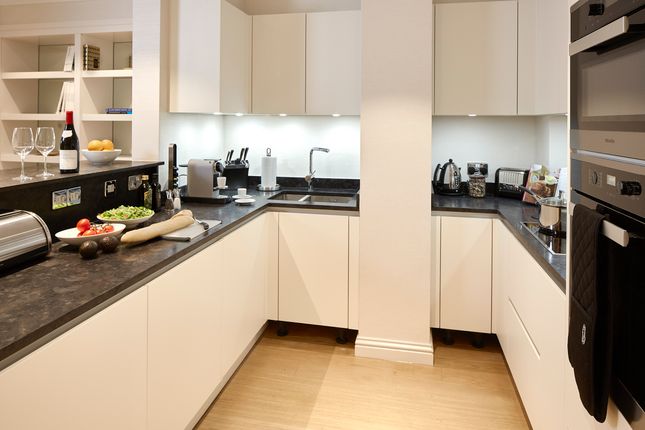 Thumbnail Flat to rent in Hyde Park Gate, London