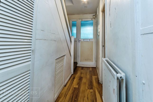 Flat 15, Albury Court, Phipp's Bridge Road, Mitcham photo 2