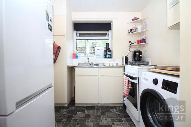 11, Harberts Road, Harlow photo 3