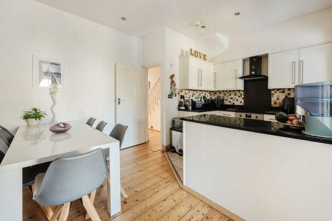 14, Shrewsbury Road, London photo 2