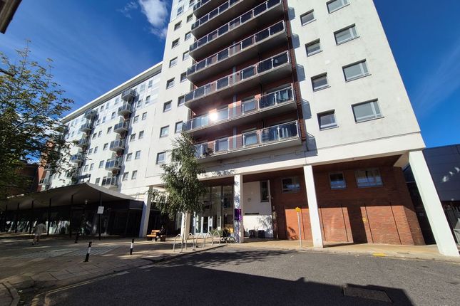 2-bed flat on Flat 505 Becket House, New Road, Brentwood, Essex, CM14 4GB, £130,000