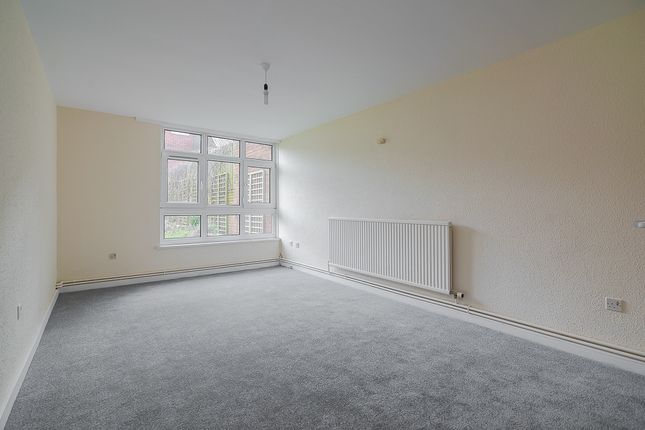 Thumbnail Flat for sale in Woking Close, London