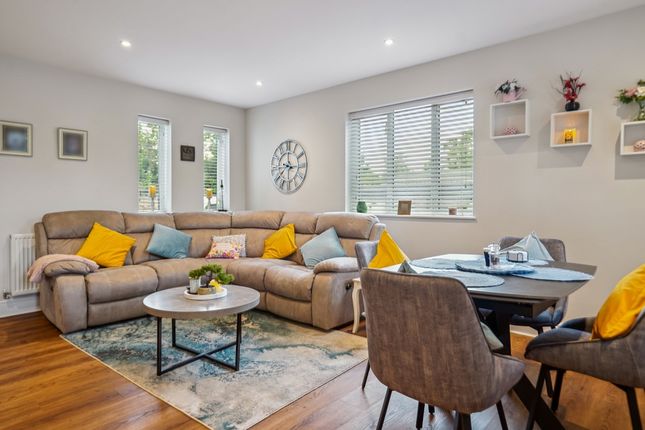 1, Universal House, High Street, Iver photo 3
