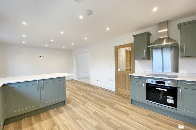 Hafan Heulog, Llangadog Road, Kidwelly photo 3
