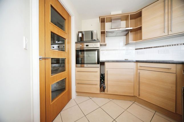 Flat for sale in Cannon Lane, Luton