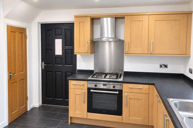 54, Winrose Approach, Leeds photo 2