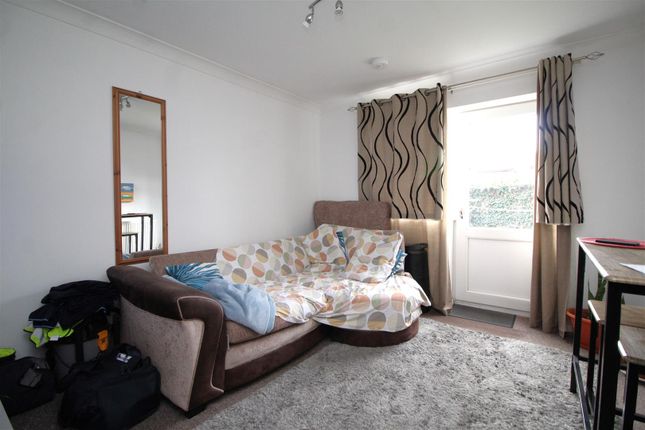 88, Whitacre, Peterborough photo 4