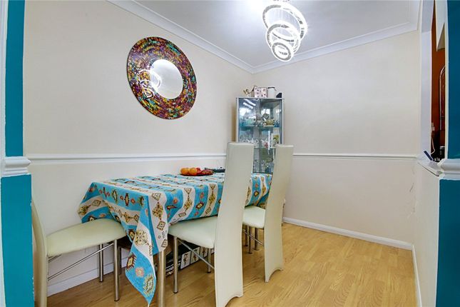 30, Gartons Close, Greater London photo 4