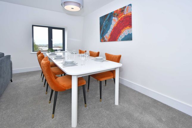 36 Queens Gardens Apartments, Newcastle-under-Lyme photo 5