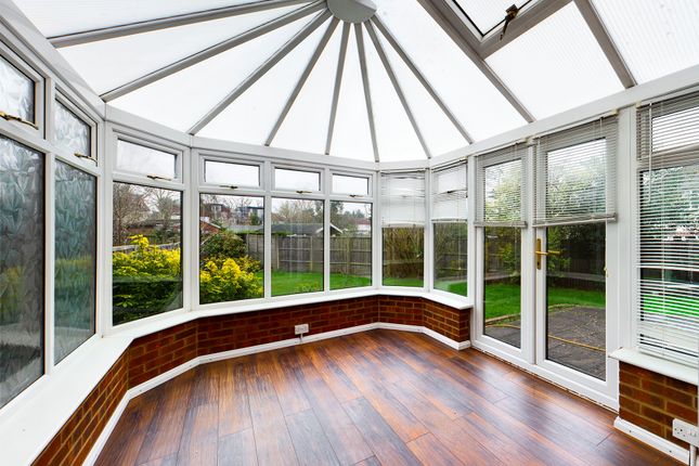 11, Windsor Close, Harrow photo 4
