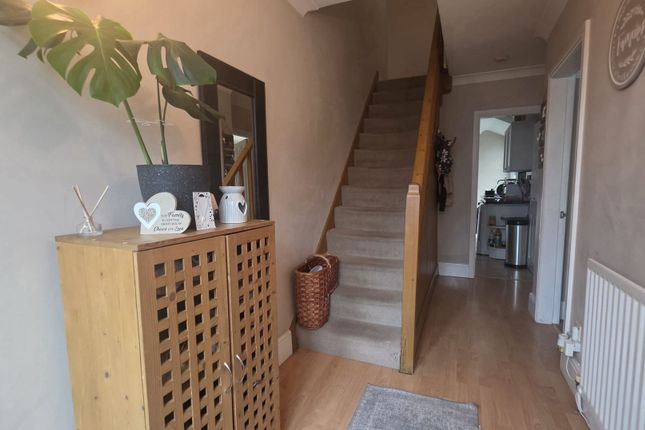 32, Loudon Avenue, Coventry photo 2