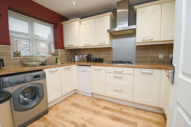 26, Merchant Croft, Barnsley photo 4