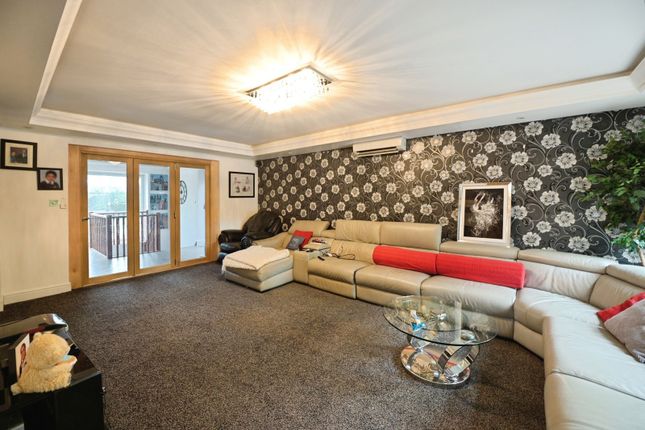 The Earles,, Broxhill Road, Romford photo 4