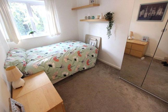 Thumbnail Room to rent in 13 Russia Dock Road, London
