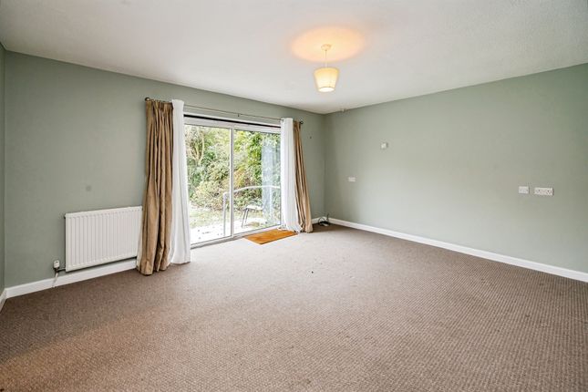 138, Coulson Way, Slough photo 3