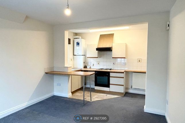 Flat, High St Newhall, Swadlincote photo 4