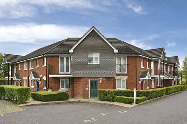 Flat to rent in The Courtyard, Victoria Road, Marlow, Buckinghamshire
