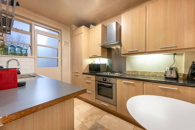 Flat for sale in Hatherley Grove, Westbourne Grove, London