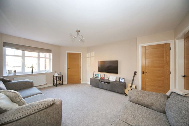 19 Old Vicarage Gardens, Wigan photo 2