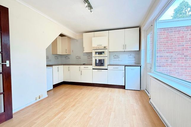 7 Melrose Gardens, Newmarket photo 3