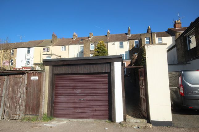 A Larger Local Choice Of Properties To Rent In Chatham Homes24 Co Uk