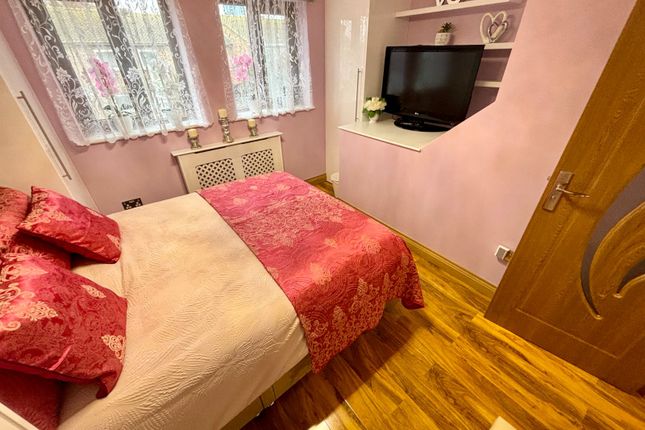 End terrace house to rent in Star Lane, London