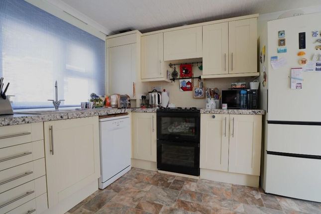7, Oak Way, Caerwnon Park photo 4