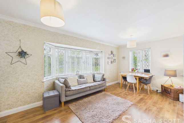 2 Parkwood View, Banstead photo 3