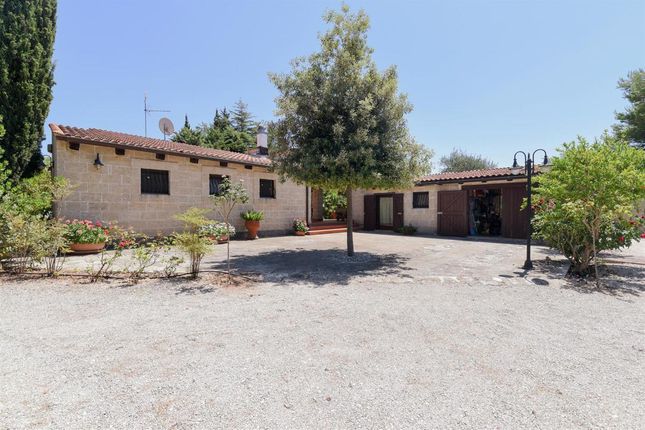 Villa for sale in Conversano, Bari, Puglia, Italy, Viale Soccorso, Conversano, Bari, Puglia, Italy