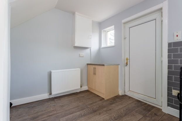 25 Hazelhurst Grove, Queensbury, West Yorkshire photo 5