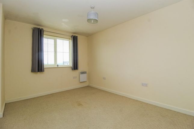 Flat for sale in Lapwing View, Horbury, Wakefield