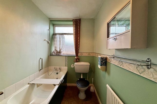 40, Jubilee Street, High Peak photo 3
